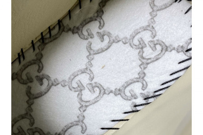 disney & G*u*i 602049 drw00 9522