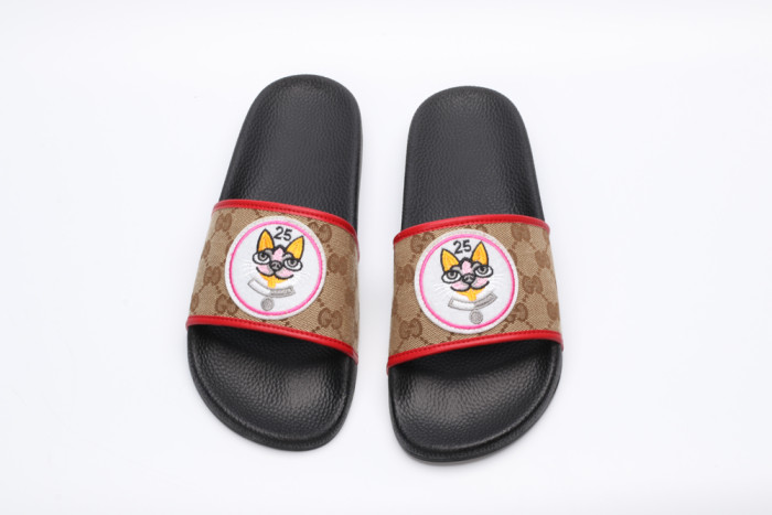 G*u*i slippers