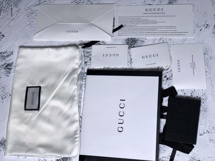 G*u*i rhyton vintage trainer sneaker 500878 drw00 9522