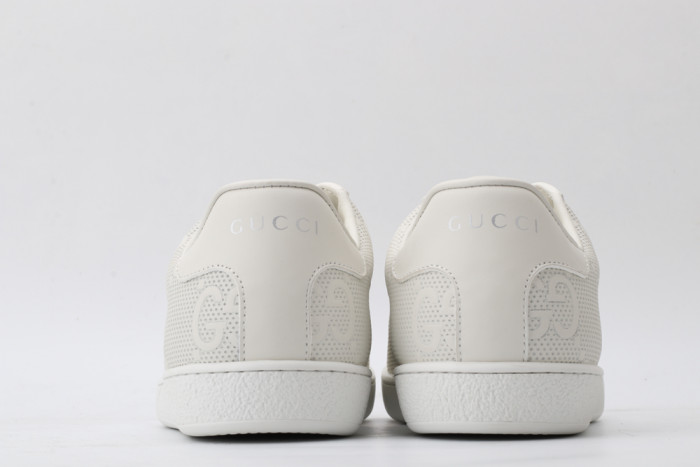 G*u*i low-top sneaker