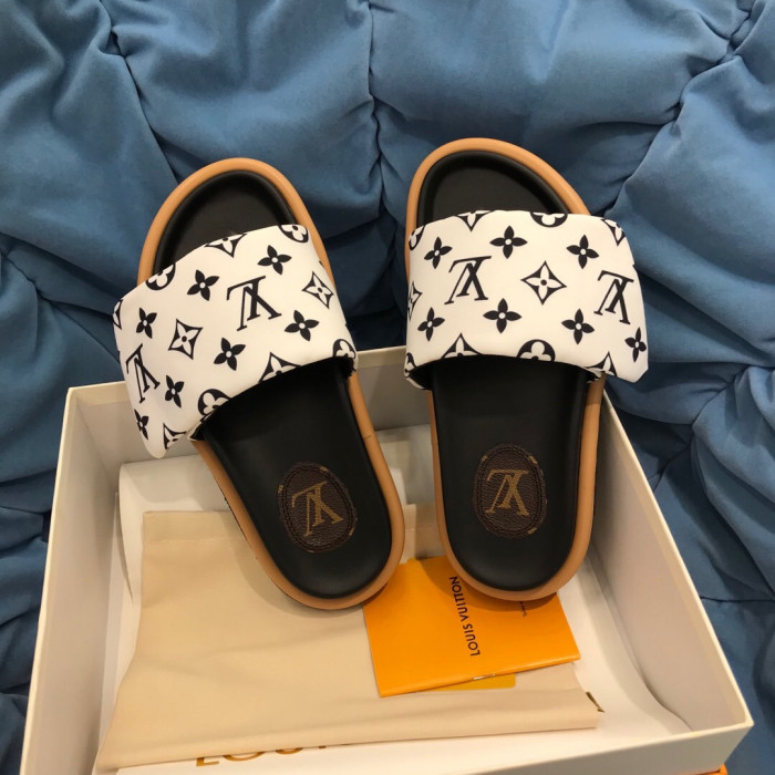 LV SLIPPERS